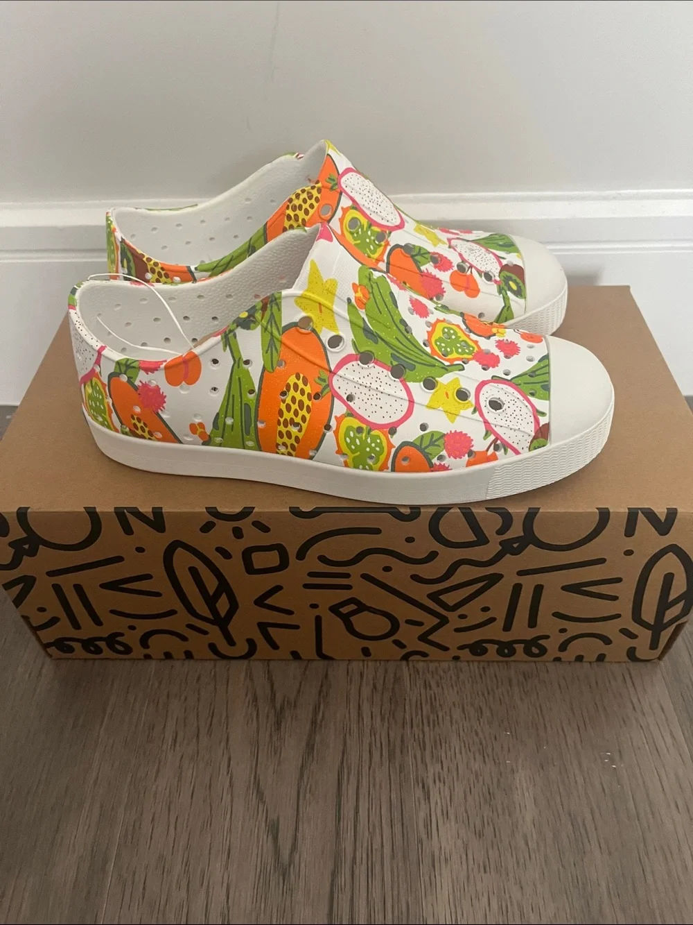 Native Shoes jefferson sugarlite print. White. Kids size 2. New.